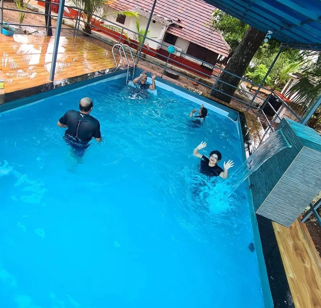 Top Yard Pool Villa & Kayaking Ambalapulai Holiday home