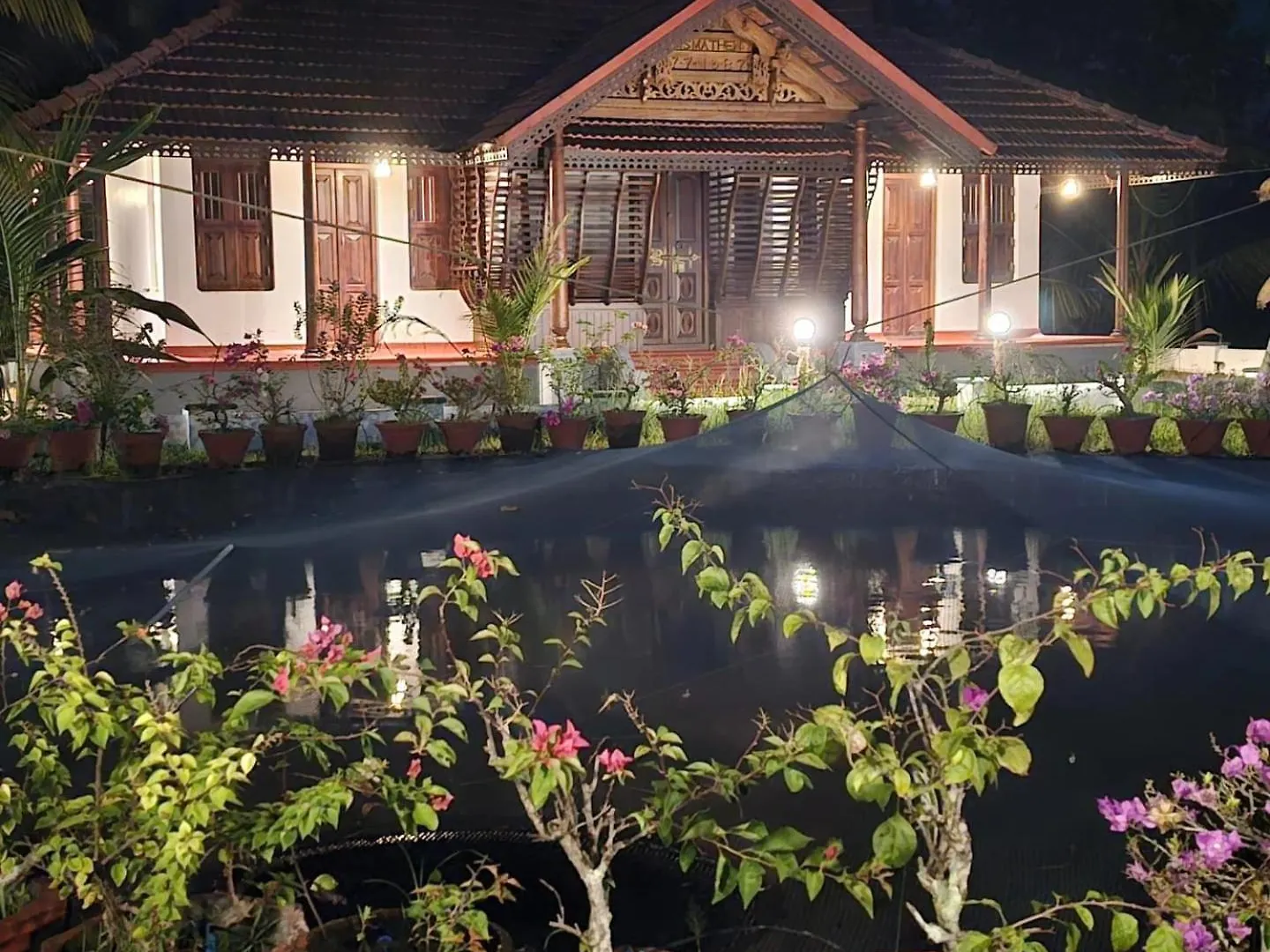 Holiday home Top Yard Pool Villa & Kayaking Ambalapulai India