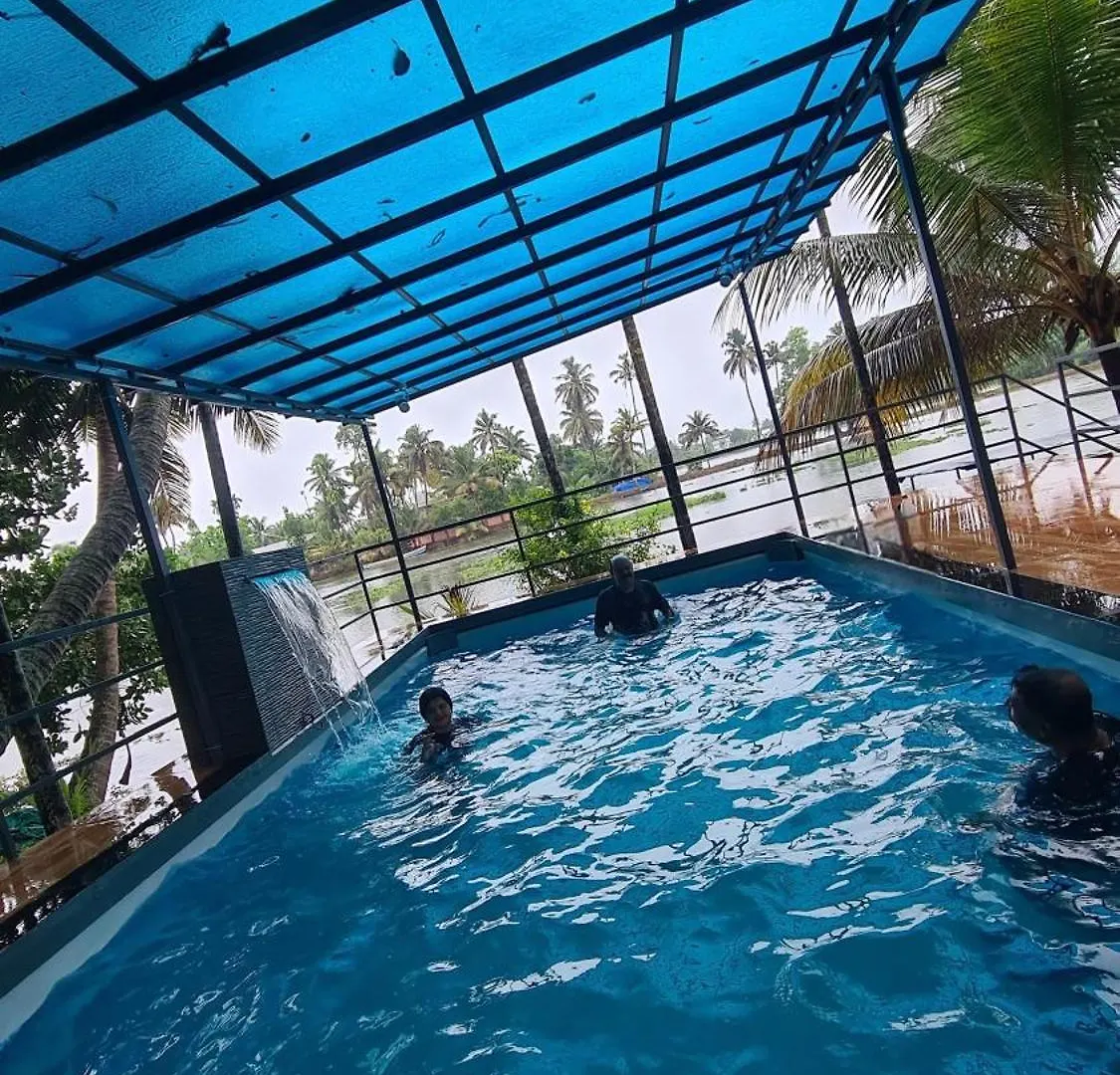 Holiday home Top Yard Pool Villa & Kayaking Ambalapulai India