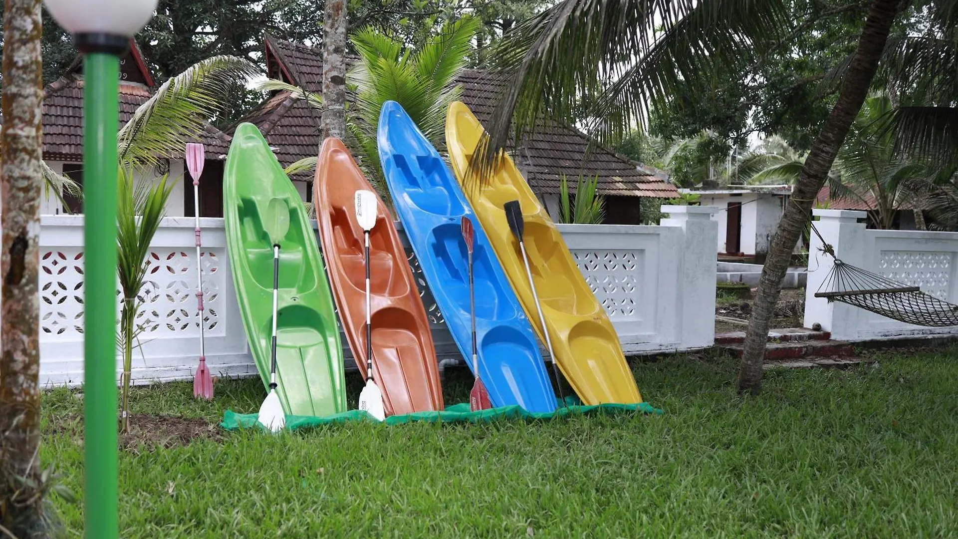 Top Yard Pool Villa & Kayaking Ambalapulai 0*,  India